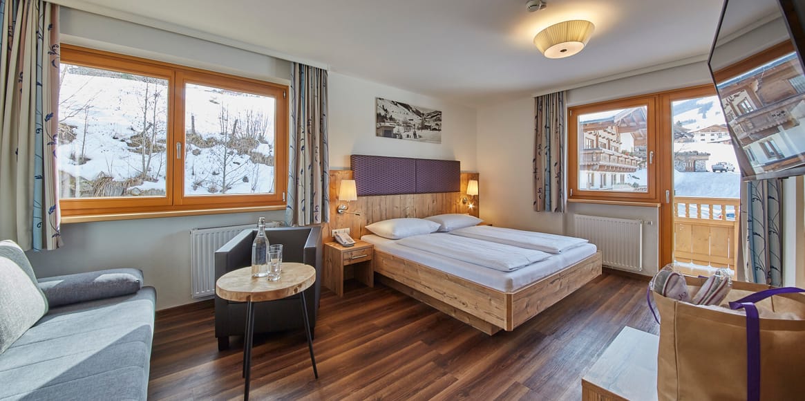 Junior Suite Jade im Hotel Johanneshof in Hinterglemm mit schönem Ausblick